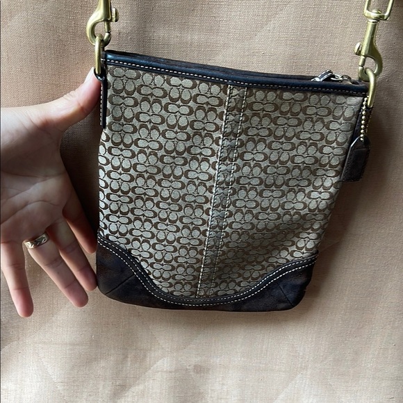 Vintage Coach Brown and Tan Crossbody - Picture 3 of 8